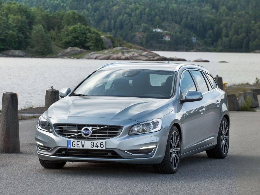  Volvo V60 T6 2013 года  (фото 2 из 12)